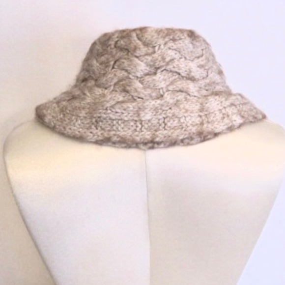 Fratelli Talli Cable Knit Neck Warmer - Picture 2 of 6